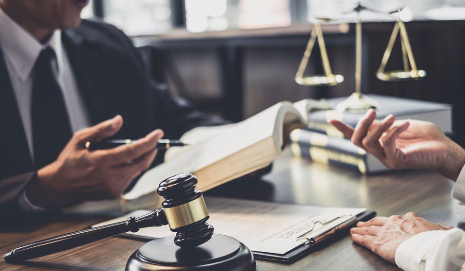 مشاوره آنلاین با وکیل خانواده در قم