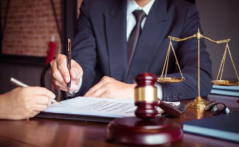 10 ویژگی های یک وکیل حرفه ای