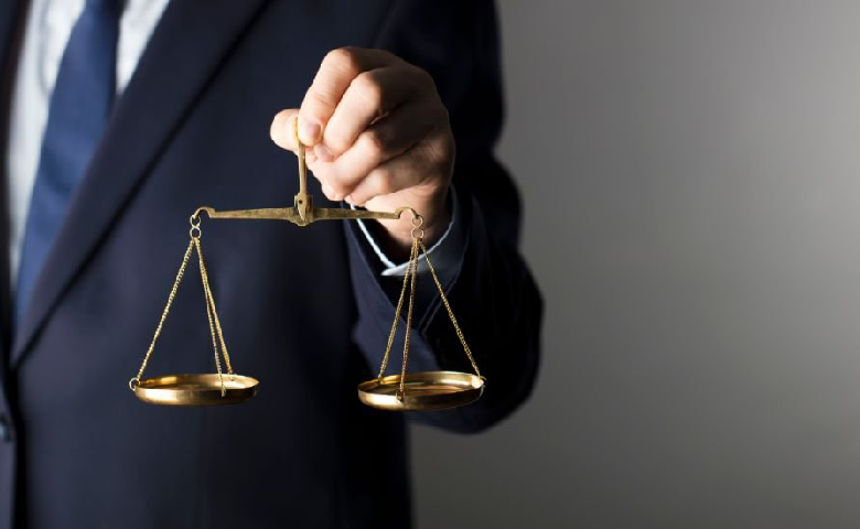 ویژگی ‌های یک وکیل حرفه ‌ای در قم