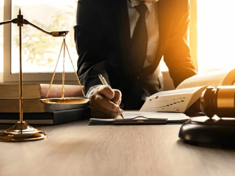 وظایف اخلاقی و حرفه ای وکیل نسبت به موکل