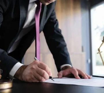 وظایف یک وکیل در برابر موکل خود