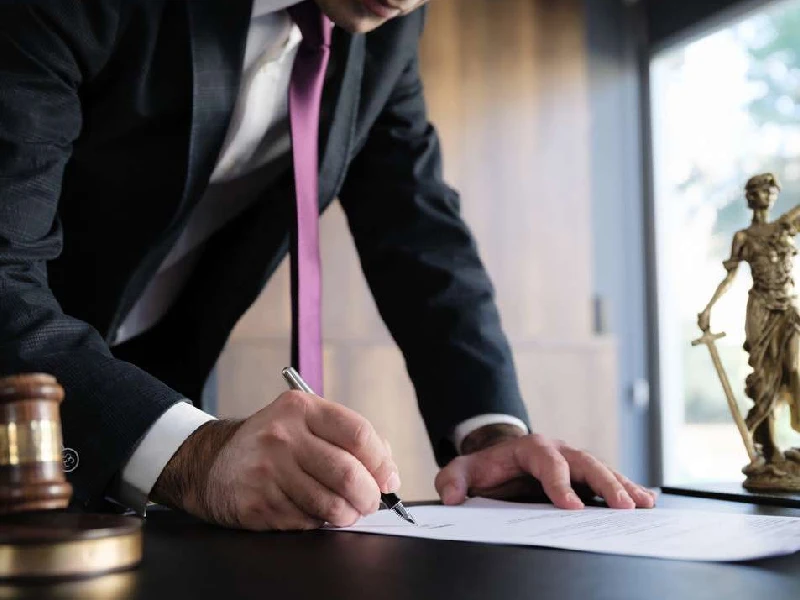 وظایف یک وکیل در برابر موکل خود