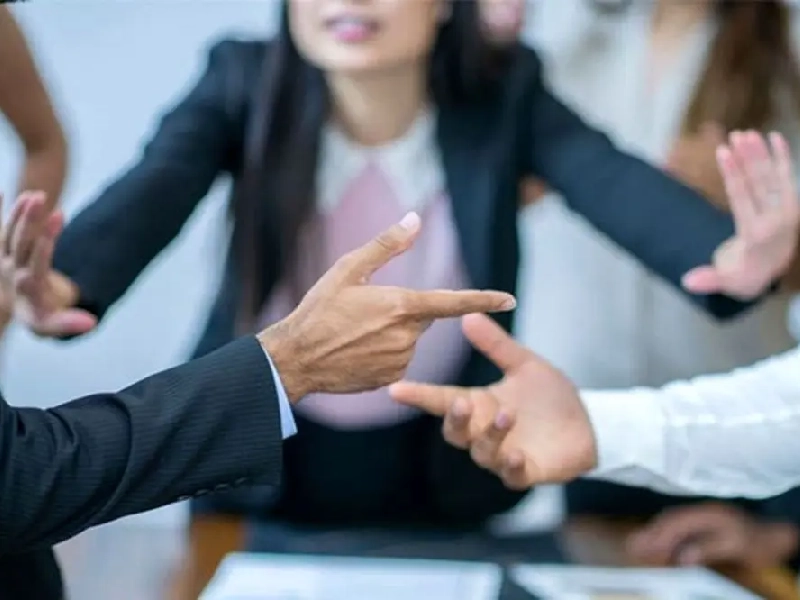 نقش وکیل در حل اختلافات