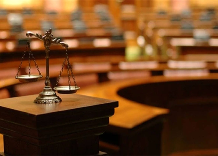 مزایا و معایب حضور وکیل به عنوان شاهد