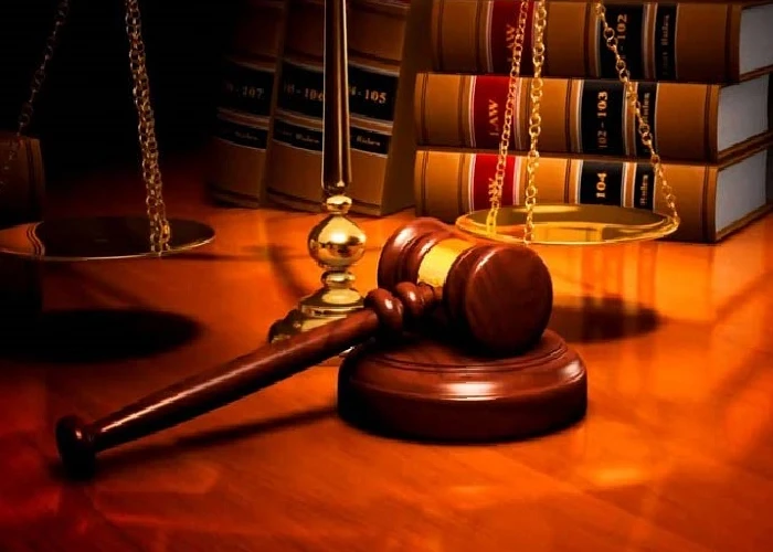 آیا وکیل می تواند قاضی شود؟