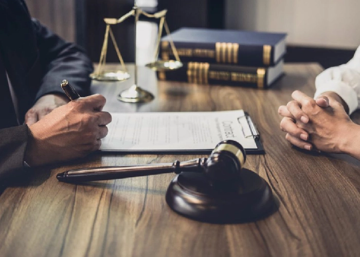 وکیل و نقش شاهد در نظام قضائی ایران