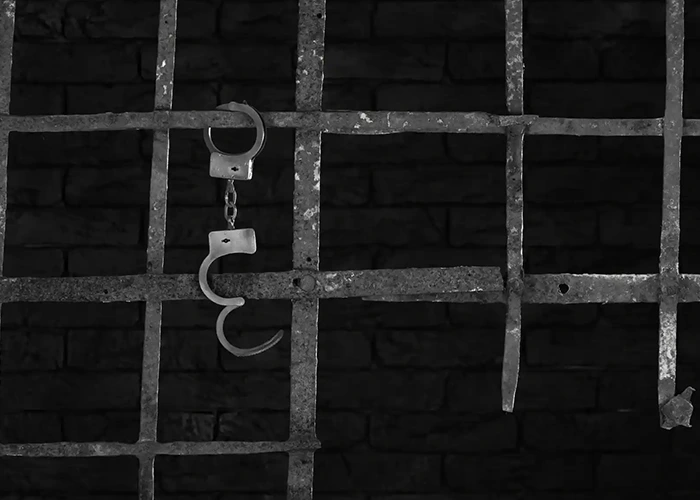 حبس تعلیقی چیست و شرایط آن در قانون مجازات اسلامی